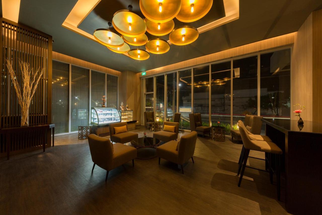 ซีแล็กซ์ โฮเทล แอนด์ เรสซิเดนซ์ Hotel ย่างกุ้ง ภายนอก รูปภาพ