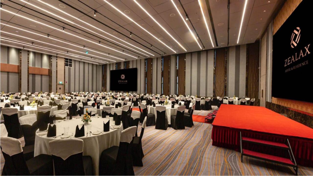 ซีแล็กซ์ โฮเทล แอนด์ เรสซิเดนซ์ Hotel ย่างกุ้ง ภายนอก รูปภาพ