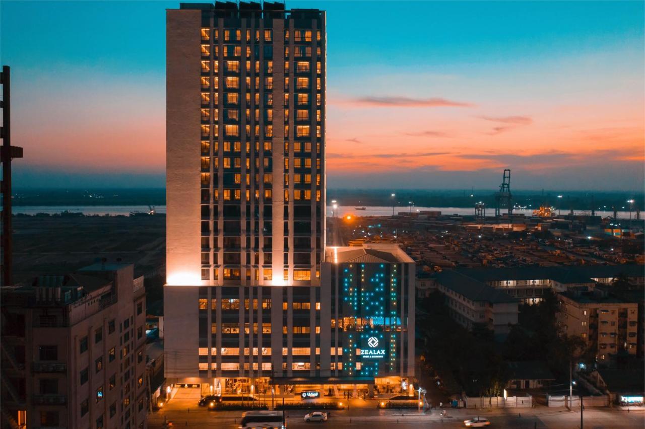 ซีแล็กซ์ โฮเทล แอนด์ เรสซิเดนซ์ Hotel ย่างกุ้ง ภายนอก รูปภาพ