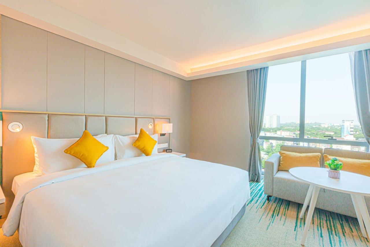 ซีแล็กซ์ โฮเทล แอนด์ เรสซิเดนซ์ Hotel ย่างกุ้ง ภายนอก รูปภาพ